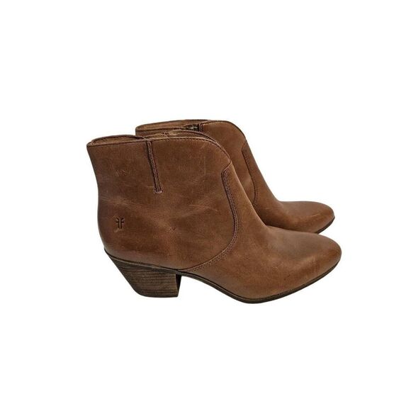 Frye brown leather booties with a side zipper.  Size 9.5 NWT. - Picture 1 of 6